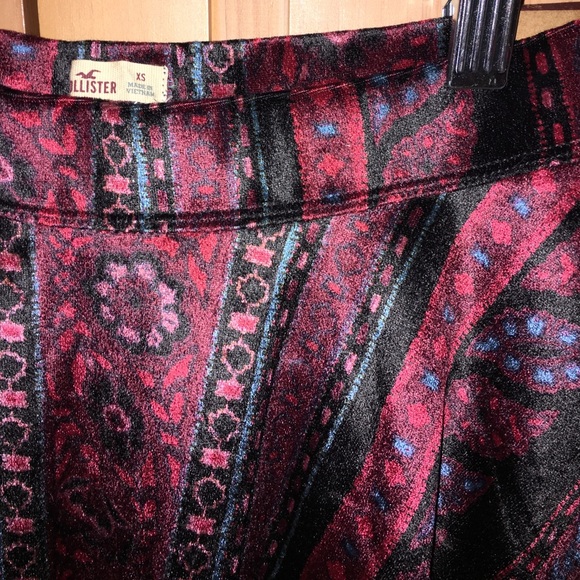 HOLLISTER VELVET SKIRT - Picture 3 of 4